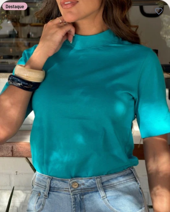 T-shirt gola alta verde turquesa Tatá Closet